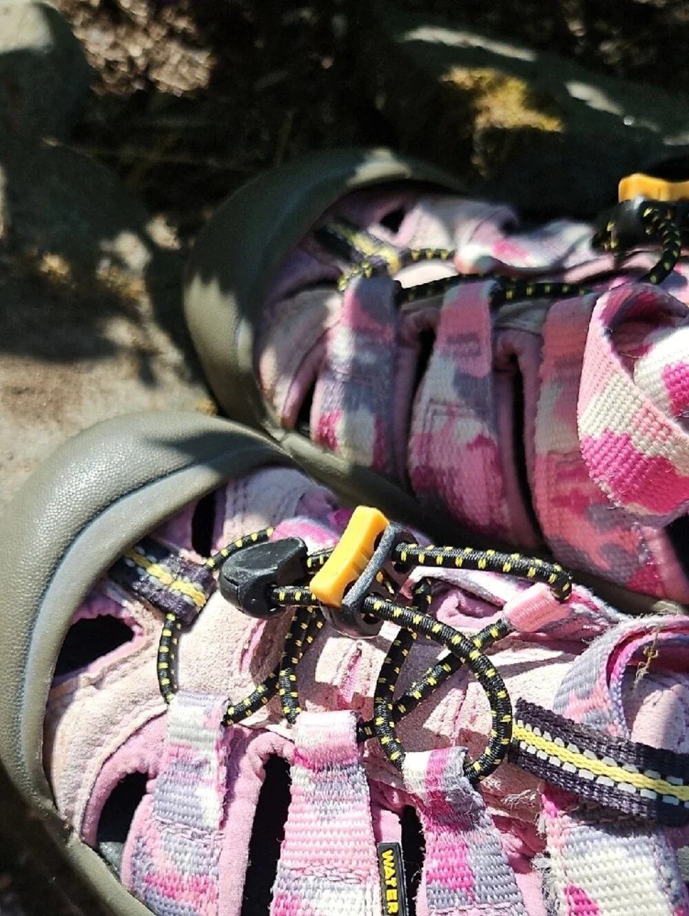 Keen Pink Camo Closed-Toe Hiking Sandals Water Shoes Size 3 Durable